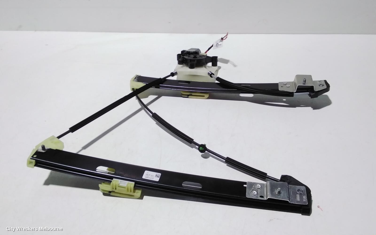 VOLKSWAGEN T-ROC 2021 Left Front Window Reg/Motor